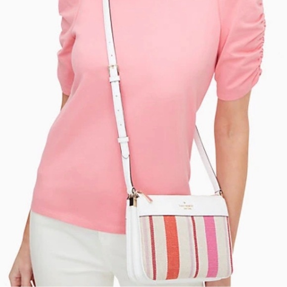 kate spade Handbags - 💕NWT💕Kate Spade White & Pink Striped Crossbody Bag 🌸